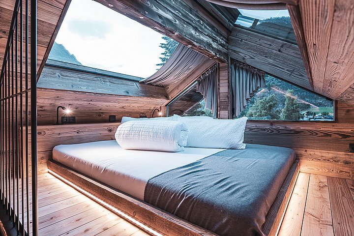 BergNest Schlafen. Mit Aussicht. BergNest Schlafen. Mit Aussicht.